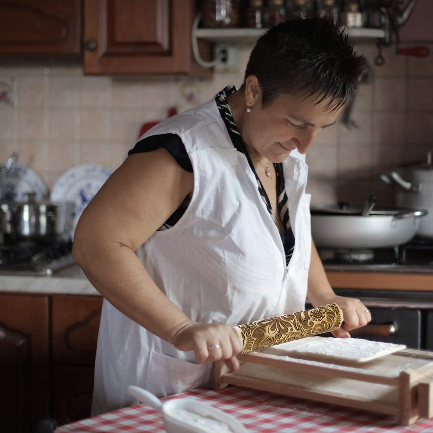 Embossed Rolling Pins Christmas Rolling Pin,3D Paisley Pattern Flower Snowflake Rattan Wooden Roll Pin Laser Engraved Rolling Pin DIY Tool for Kids and Adults to Make Cookie Dough (35 * 5)