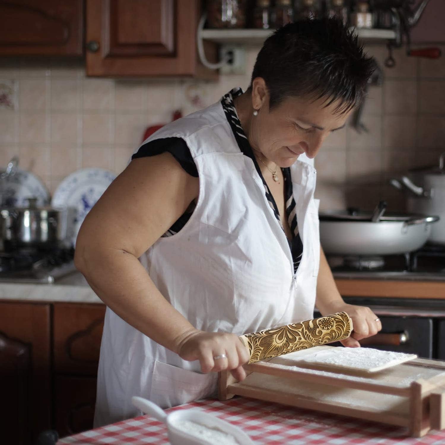 Embossed Rolling Pins Christmas Rolling Pin,3D Paisley Pattern Flower Snowflake Rattan Wooden Roll Pin Laser Engraved Rolling Pin DIY Tool for Kids and Adults to Make Cookie Dough (35 * 5)