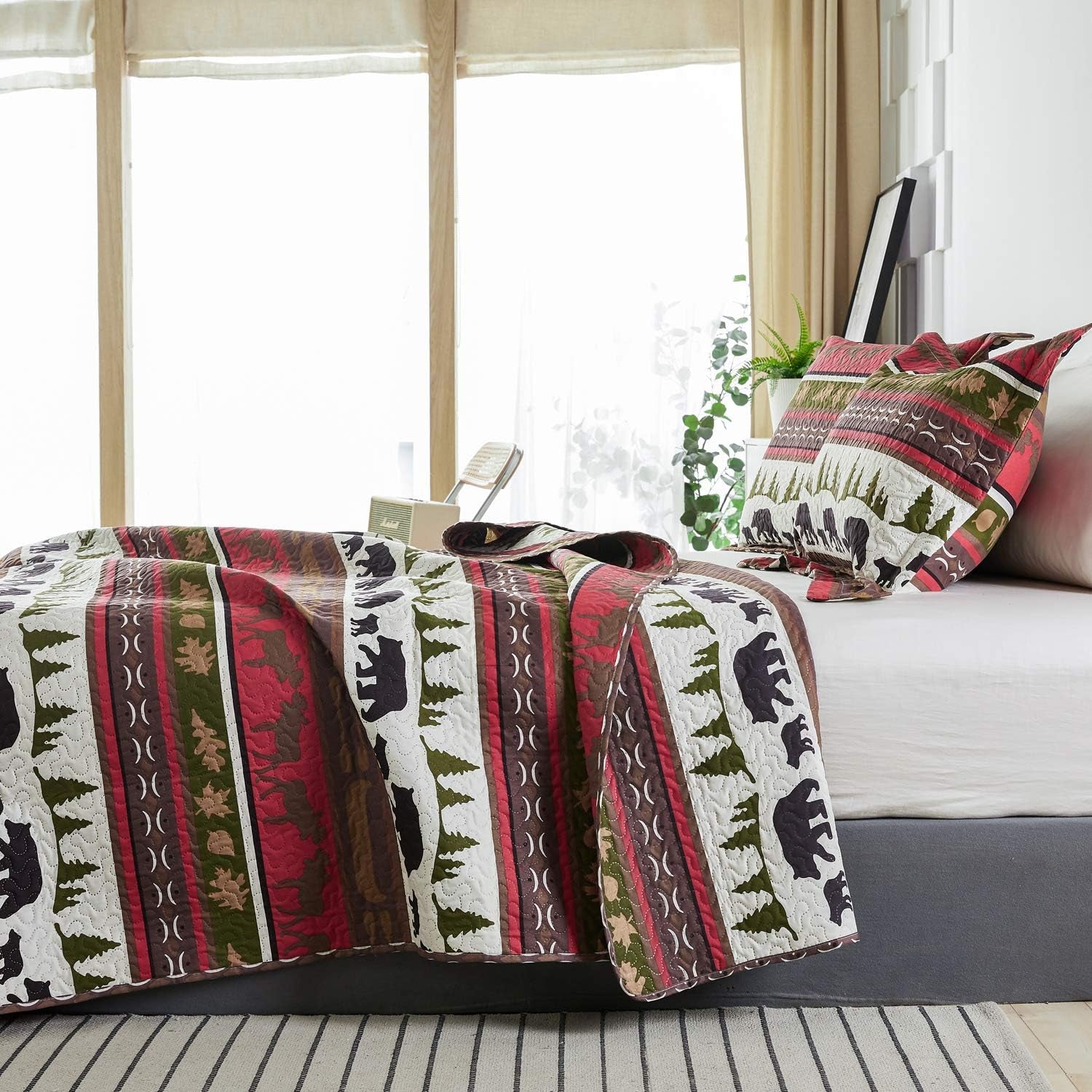 Lodge Quilt Set Full/Queen Size Rustic Cabin Bedding Moose Bear Printed Bedspread Coverlet Soft Lightweight Reversible All Season Bed Sheet Blanket, 1 Quilt 2 Pillow Shams